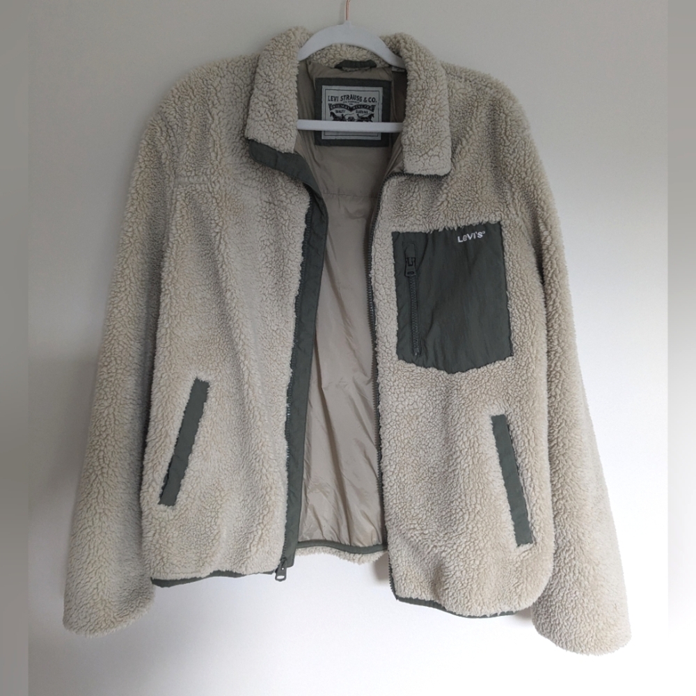 LEVI'S SHERPA TEDDY JACKET SIZE MEDIUM IN BEIGE